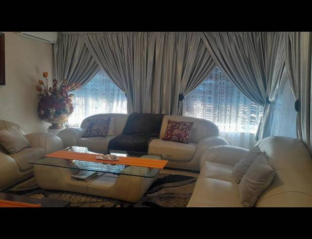 4 BEDROOM HOUSE FOR SALE IN BENDOR